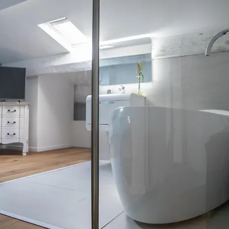 Maison Elenoire Apartment *